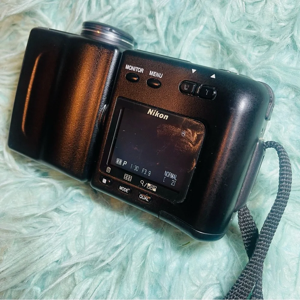 Nikon COOLPIX S950 Black Camera